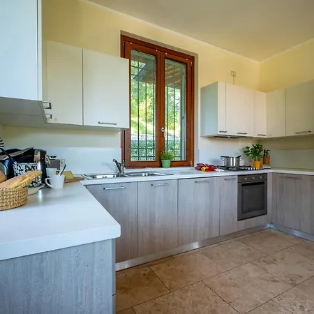 Ambra Ferienvilla * Менаджо