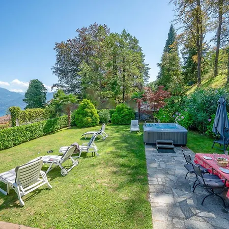 Ambra Ferienvilla Дом отдыха *